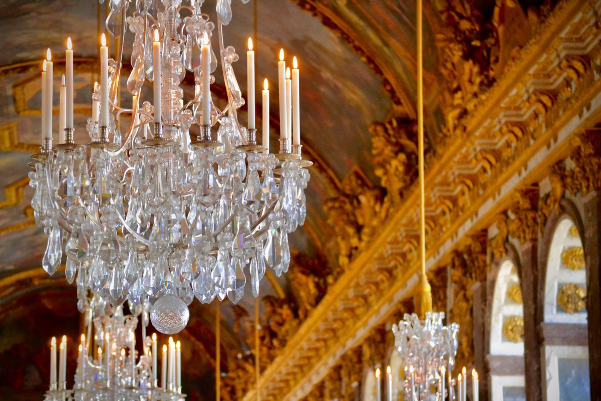 Lighting Crystal Chandeliers: How to Elevate Your Space Without Overdoing It